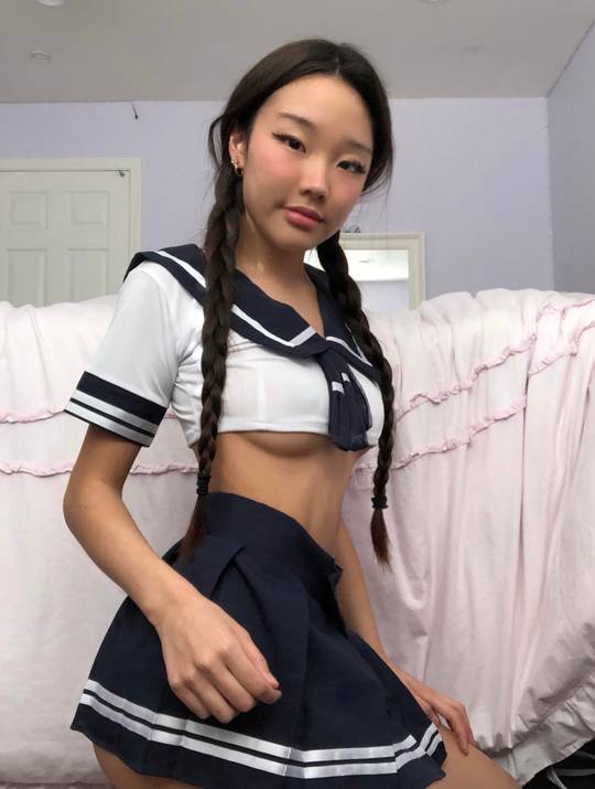 Asian Schoolgirls Pics