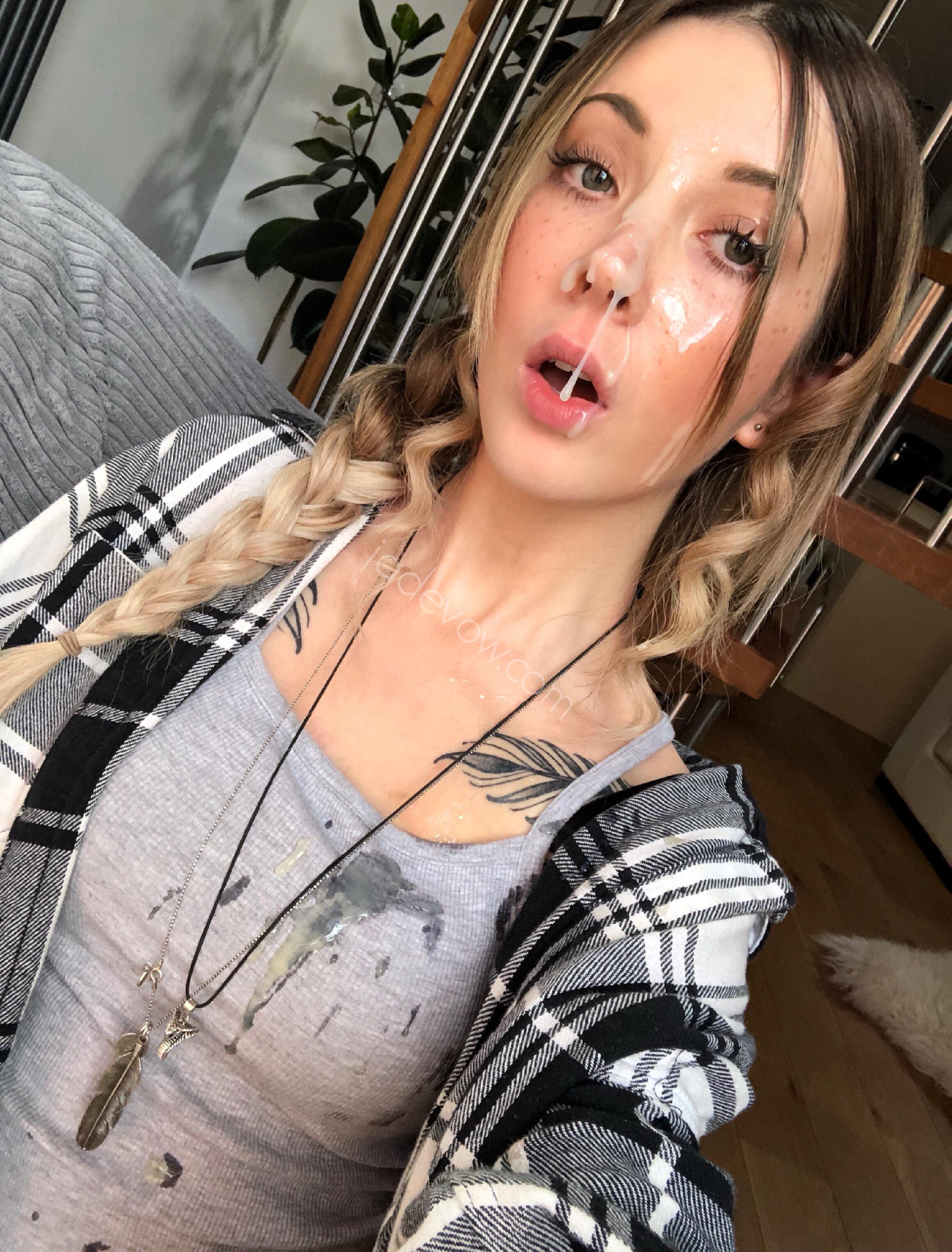 galleries girl tongue out selfie